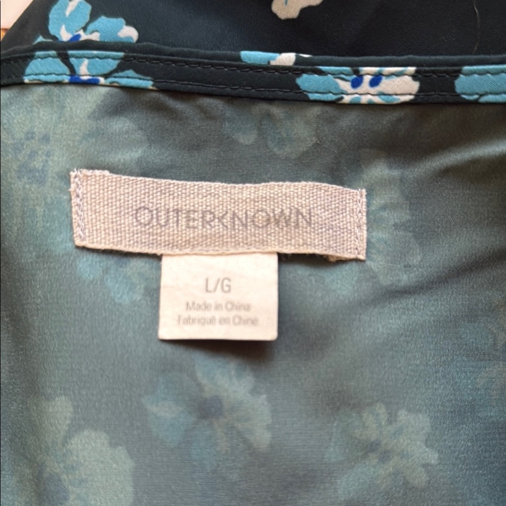 Outerknown Flora puff sleeve A line button front green large . - Picture 14 of 15